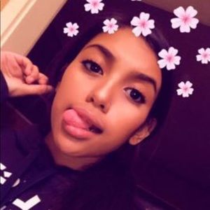 Meet your Posher, Devoney